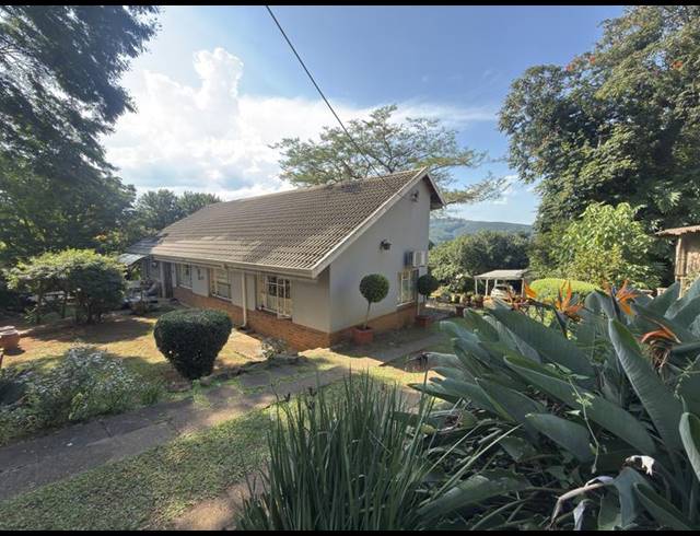 4 BEDROOM HOUSE FOR SALE IN PRESTBURY